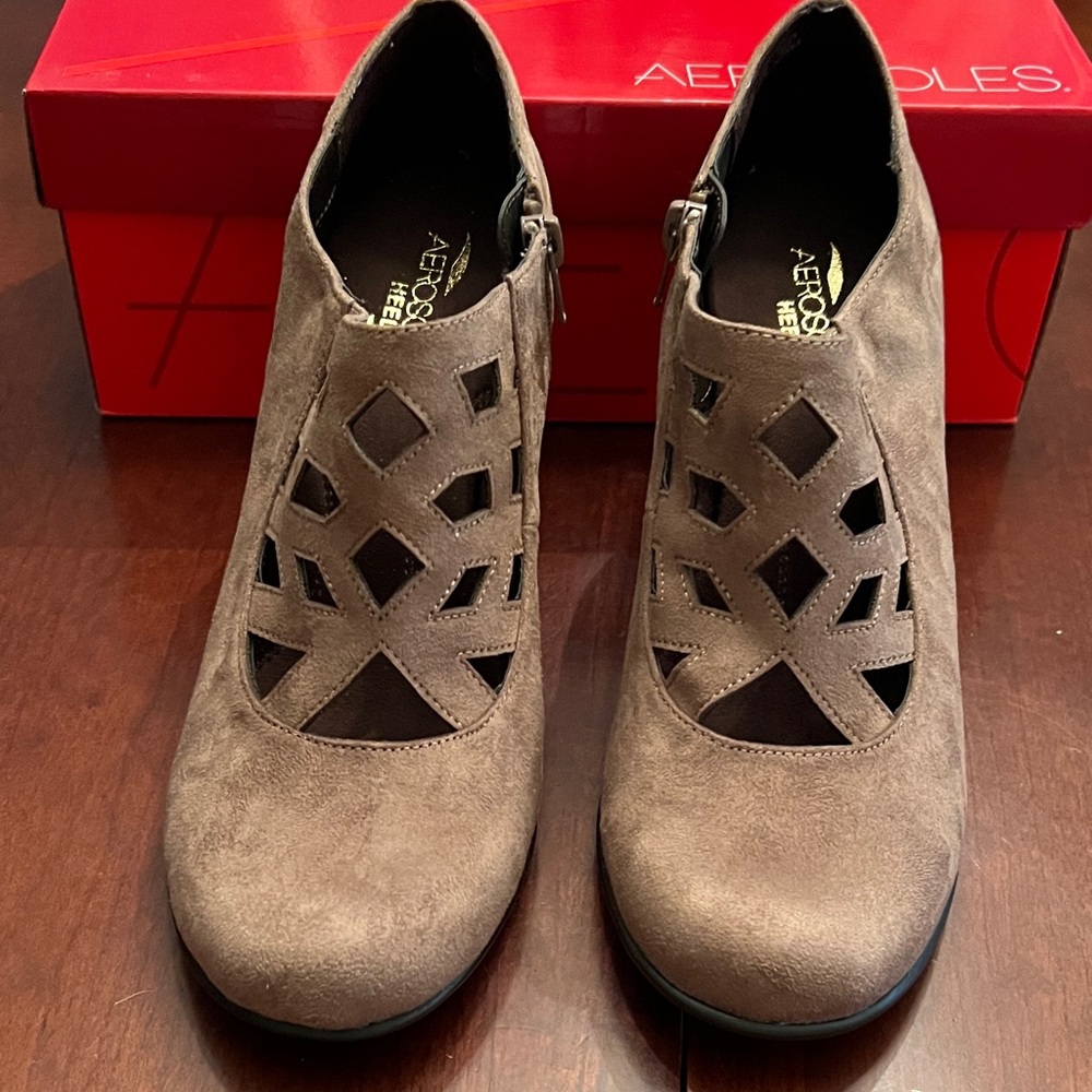 AEROSOLES Women's Stylish Cutout Ankle Booties - Taupe